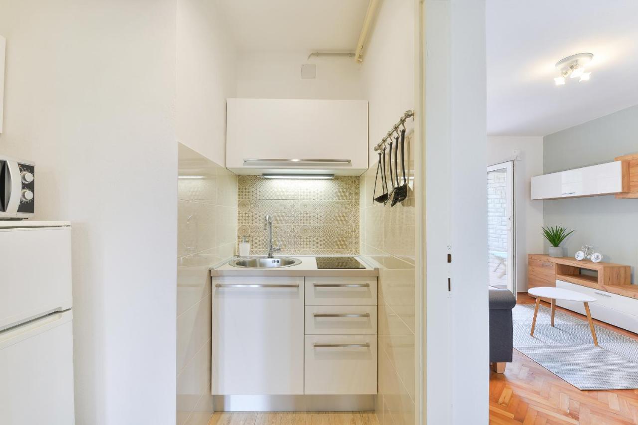 Laurel Apartment
